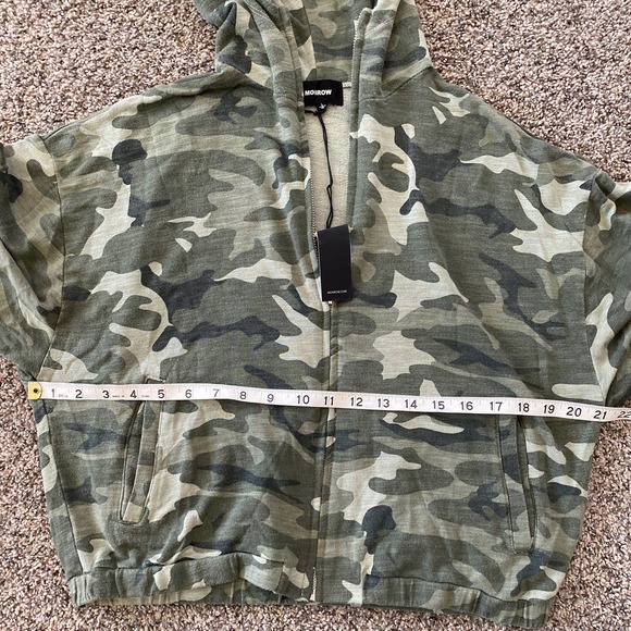 Monrow Women's Cropped Camo Jacket - Large - Picture 3 of 4